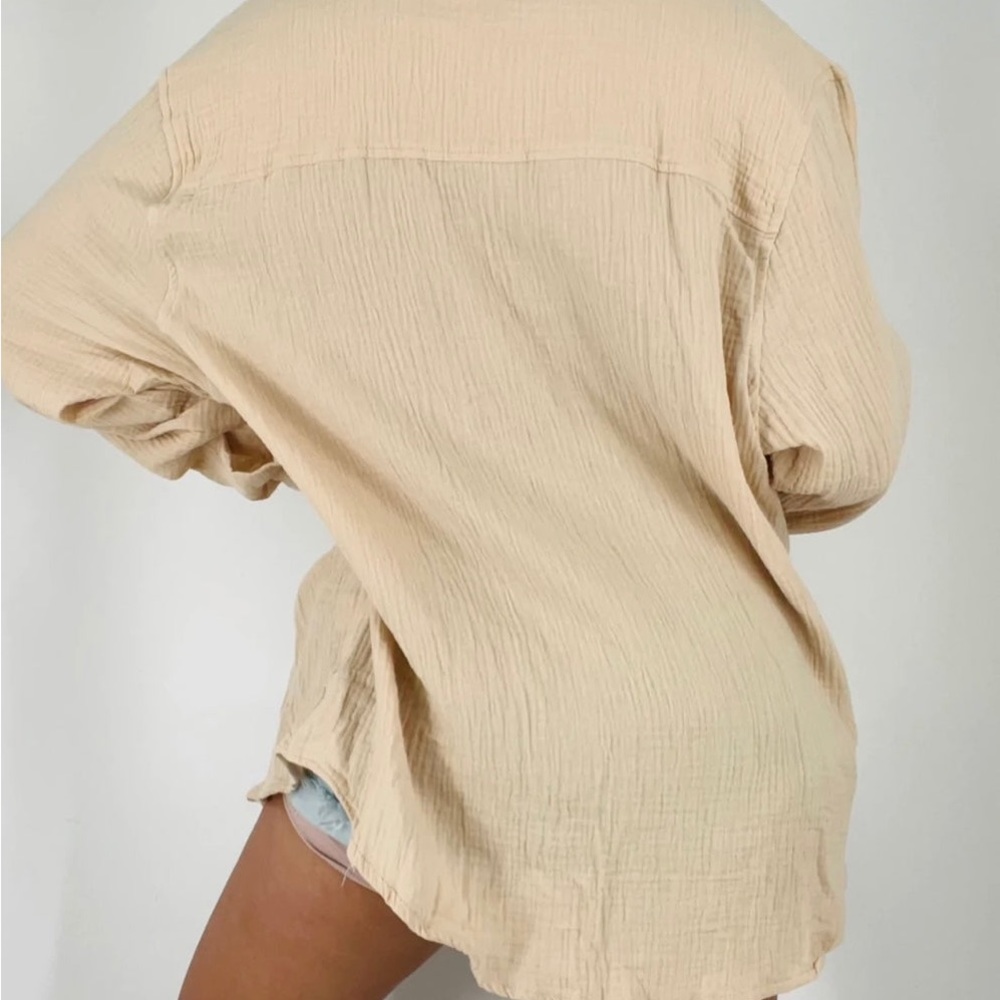 Oversized Fall button up OS - Picture 2 of 2